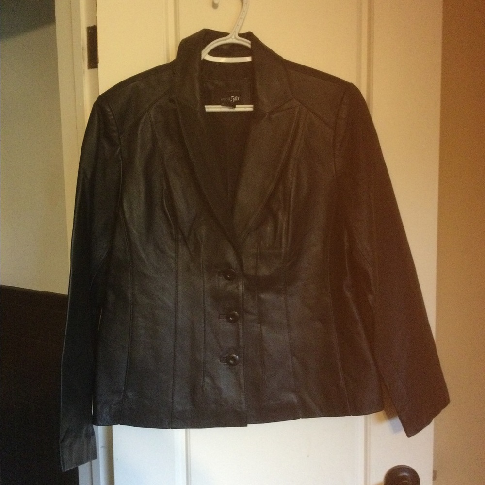 Woman’s Fitted Leather Jacket